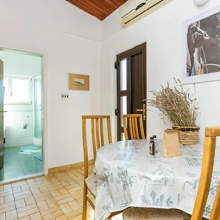 Seaside House Okrug Donji, Ciovo - 2403 Holiday home Donji Okrug (Ciovo)